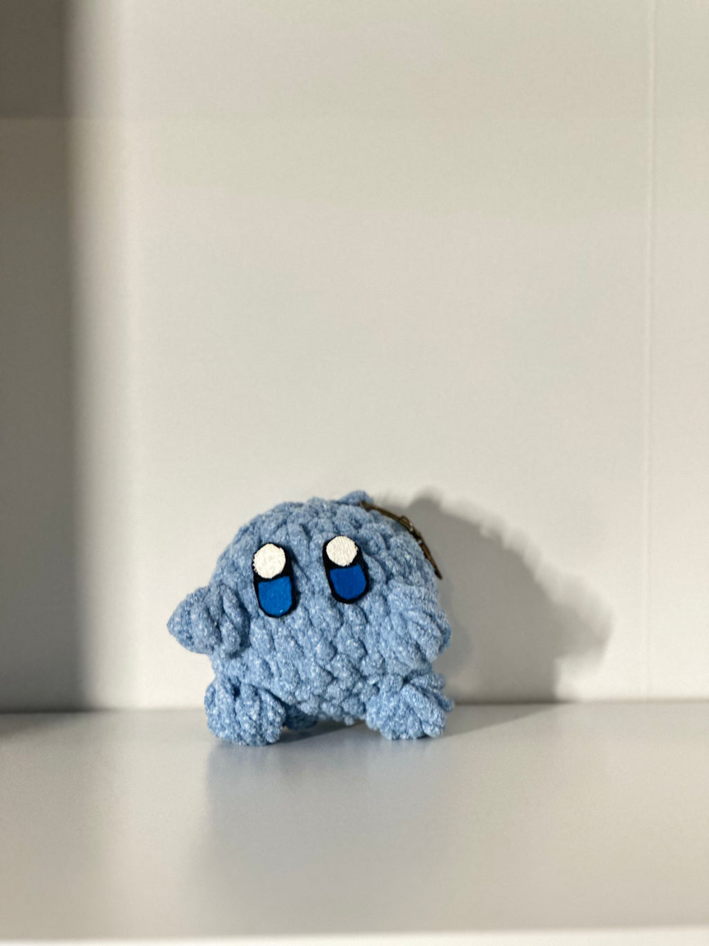 Medium Kirby Keychain - Premium Yarn Amigurumi
